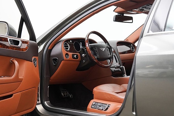 Bentley Continental Flying Spur 10 of 27