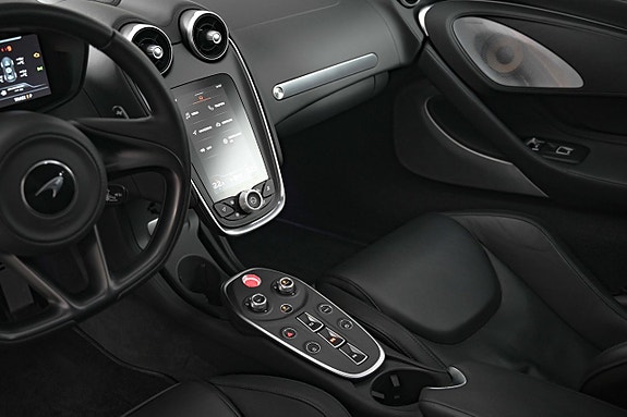 McLaren GT 21 of 27