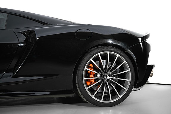 McLaren GT 11 of 27