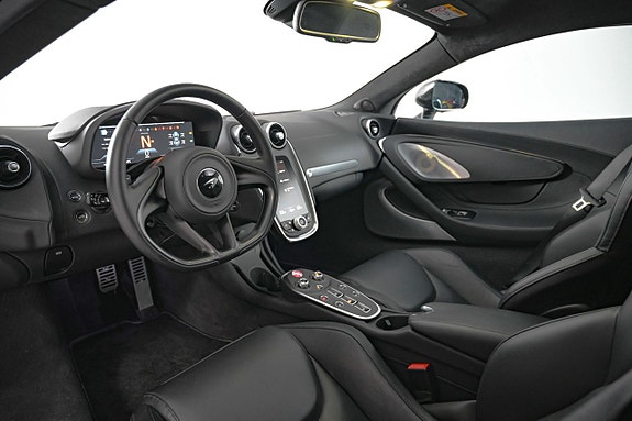 McLaren GT 14 of 27