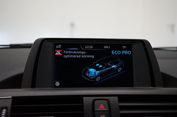 BMW 118i 12 of 16
