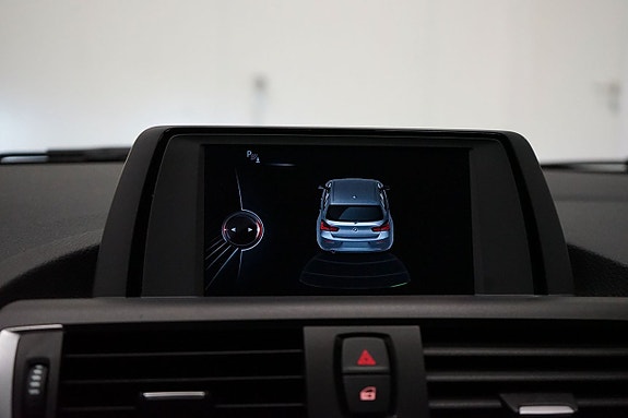 BMW 118i 11 of 16
