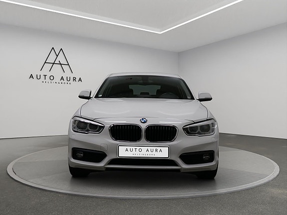 BMW 118i 2 of 16