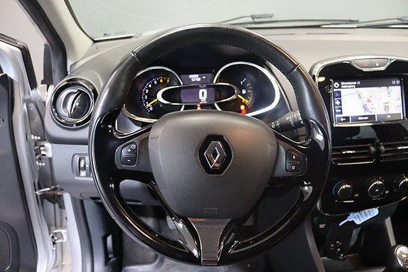 Renault Clio 17 of 18