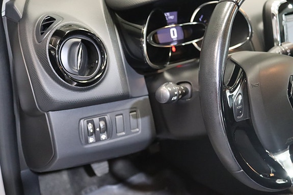 Renault Clio 18 of 18