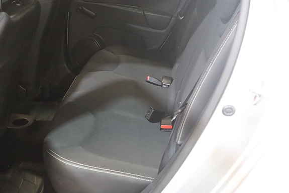 Renault Clio 12 of 18