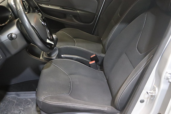 Renault Clio 13 of 18
