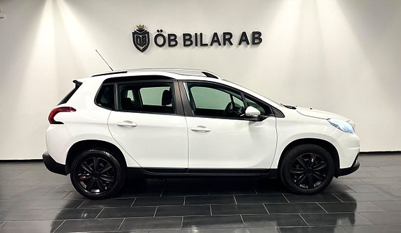 Peugeot 2008 2 of 5