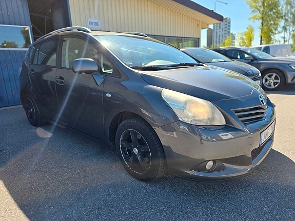 Toyota Verso 2 of 5