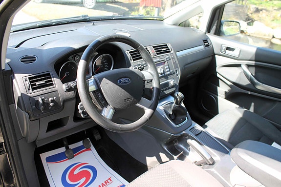 Ford C-Max 3 of 4