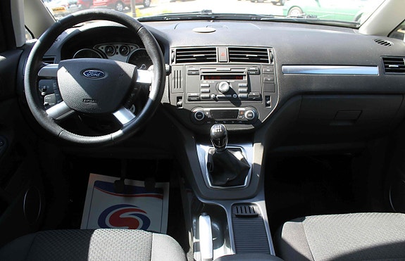Ford C-Max 4 of 4