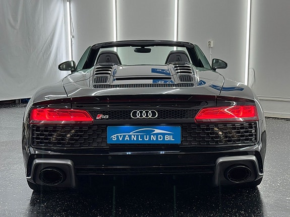 Audi R8 6 of 25