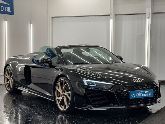 Audi R8 3 of 25