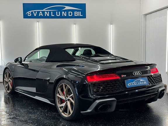 Audi R8 8 of 25