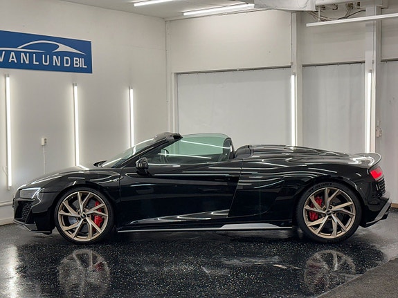 Audi R8 4 of 25