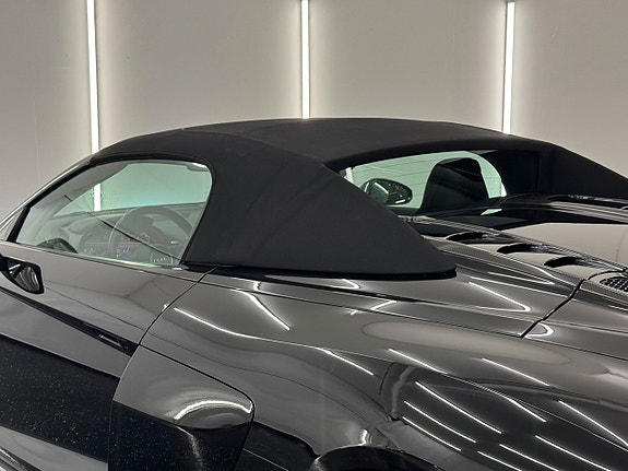Audi R8 9 of 25