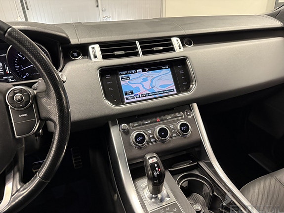 Land Rover Range Rover Sport 18 of 25