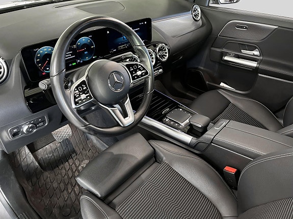 Mercedes-Benz EQA300 5 of 5