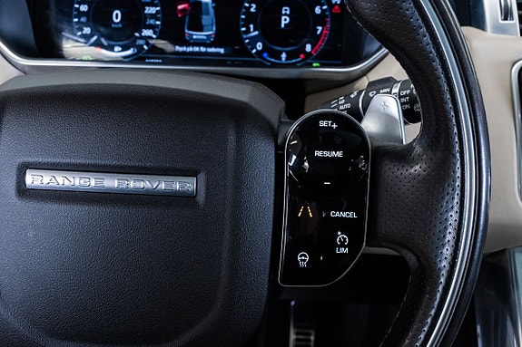 Land Rover Range Rover Sport 24 of 27