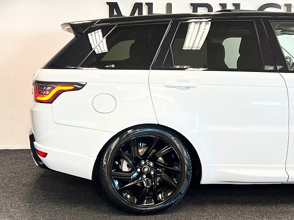 Land Rover Range Rover Sport 10 of 21