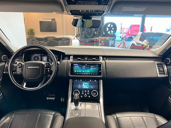 Land Rover Range Rover Sport 12 of 21
