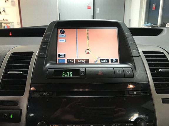 Toyota Prius 13 of 17
