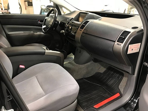 Toyota Prius 15 of 17