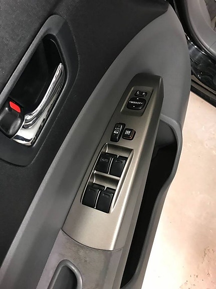 Toyota Prius 14 of 17