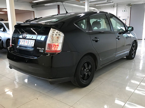Toyota Prius 6 of 17