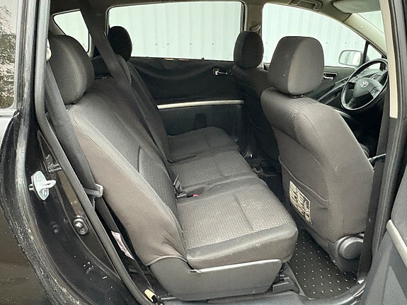 Toyota Corolla Verso 12 of 15