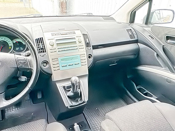 Toyota Corolla Verso 15 of 15
