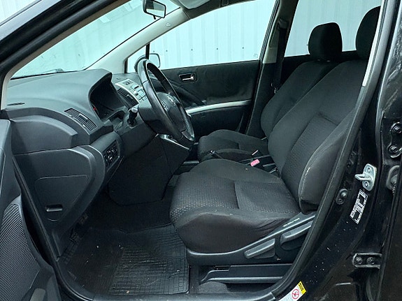 Toyota Corolla Verso 9 of 15