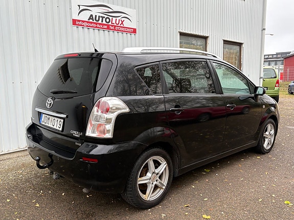 Toyota Corolla Verso 7 of 15
