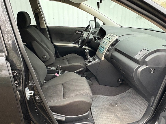 Toyota Corolla Verso 13 of 15
