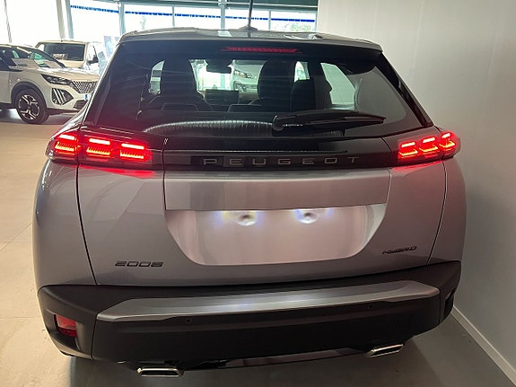 Peugeot 2008 4 of 5
