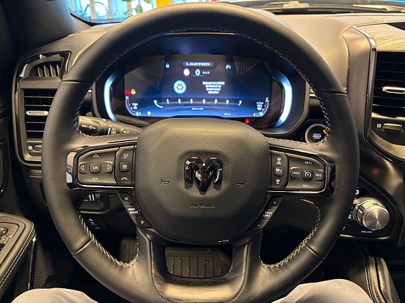 Dodge RAM 1500 11 of 25