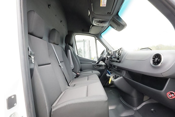 Mercedes-Benz eSprinter 414 10 of 26