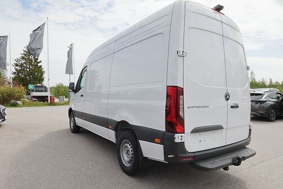 Mercedes-Benz eSprinter 414 4 of 26