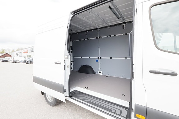 Mercedes-Benz eSprinter 414 9 of 26