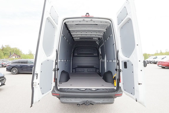 Mercedes-Benz eSprinter 414 8 of 26
