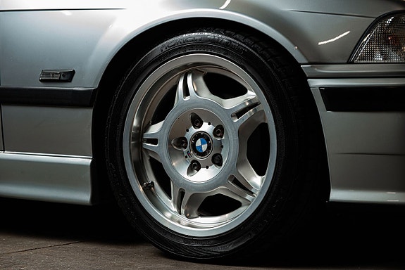 BMW 325i 22 of 25