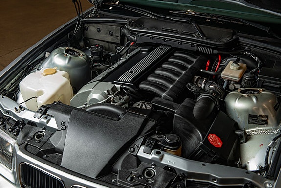BMW 325i 21 of 25