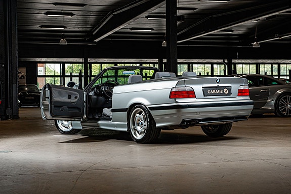 BMW 325i 10 of 25