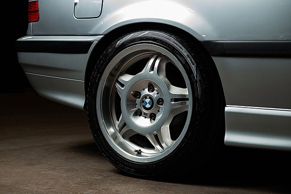 BMW 325i 25 of 25