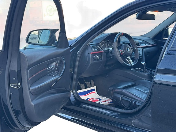 BMW 320 10 of 16