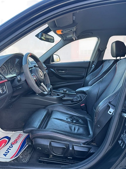 BMW 320 12 of 16