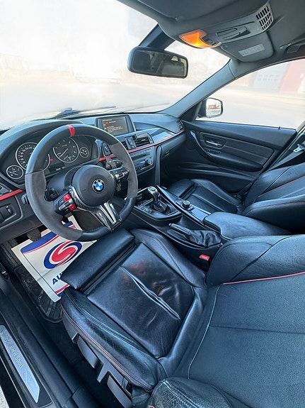 BMW 320 14 of 16