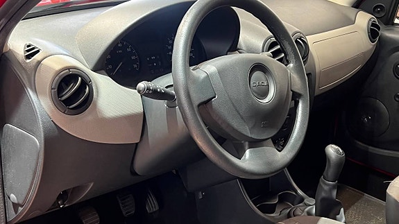 Dacia Sandero 8 of 19