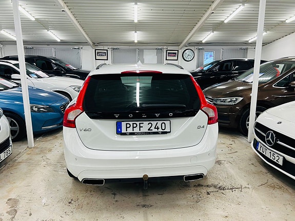 Volvo V60 5 of 17