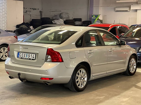 Volvo S40 4 of 5
